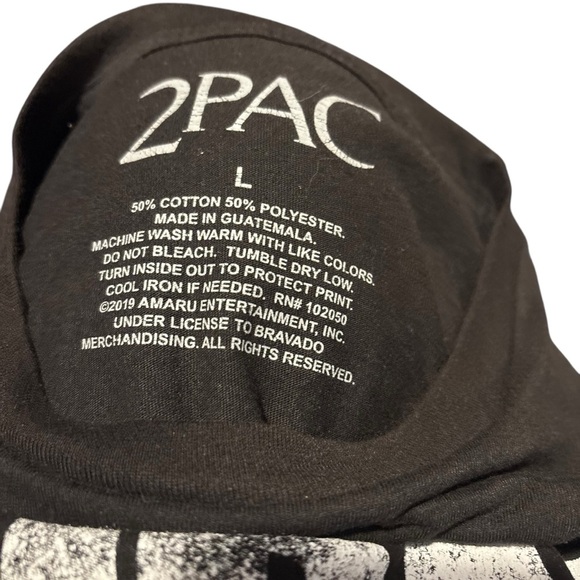 EUC Women's Black Tupac Graphic Tee Sz Large - Picture 5 of 6
